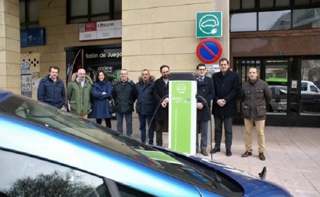 La Rioja. Primer punto de recarga para coches eléctricos en Nájera