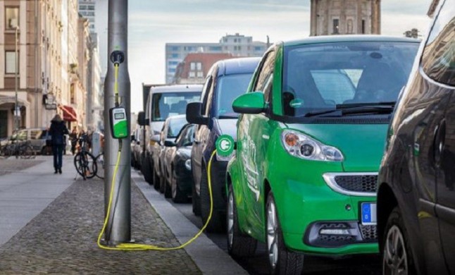 La Diputación de Teruel promueve una red provincial de postes de carga para coches eléctricos