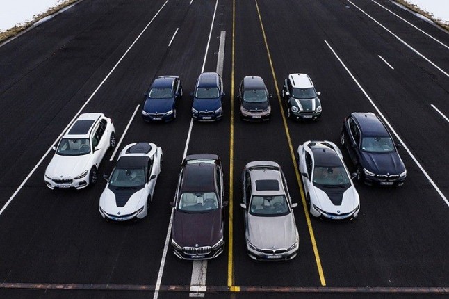 BMW lanzará más de diez nuevos modelos electrificados hasta finales del año que viene