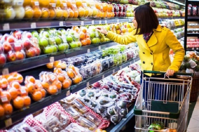 El 80% de los canarios acusa a los hipermercados de prácticas poco sostenibles en el envasado de productos