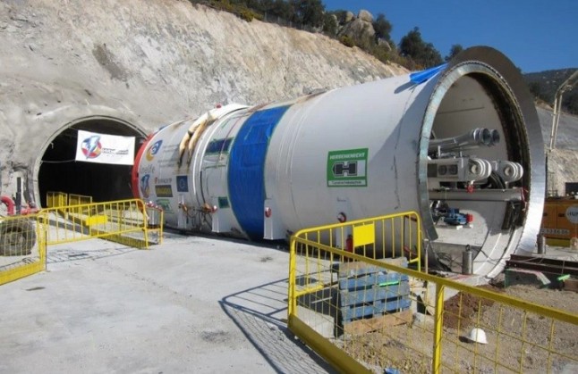 En Comú y Equo piden a la UE y al Gobierno la paralización del gasoducto Midcat para entre España y Francia