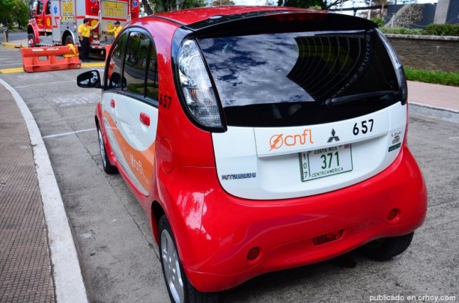 Gobierno firma ley de incentivos al transporte eléctrico