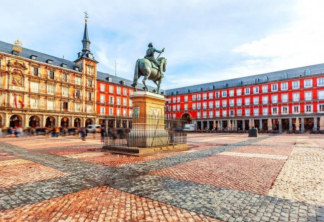 Contenedores de envases para la Plaza Mayor de Madrid