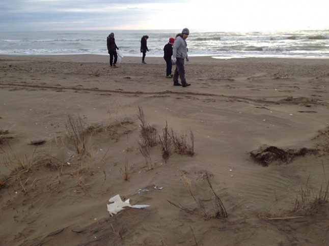 El Delta de lEbre analizará la basura marina depositada en la playa del Serrallo
