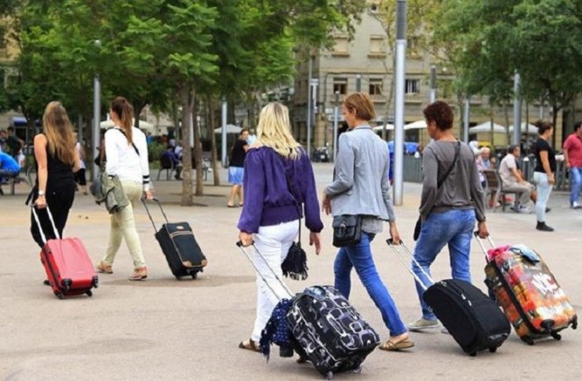 Canarias. Los ecologistas abordan en una charla debate la problemática de la turistización en territorios frágiles como son las islas