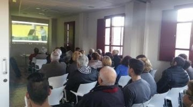 Los vecinos de la parroquia ourensana de Cudeiro son formados en el ámbito del compostaje doméstico