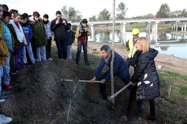 La Junta recupera el estado original del cauce del río Guadalete en su paso por Jerez