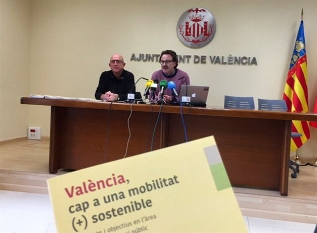 El Ayuntamiento de València reparte una guía pedagógica con todas las medidas de movilidad sostenible