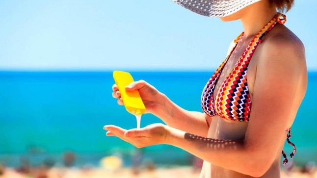 Las cremas solares con titanio causan estrés a los mejillones