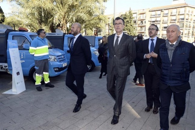 La flota de limpieza de Murcia se moderniza con 21 vehículos que reducen el ruido