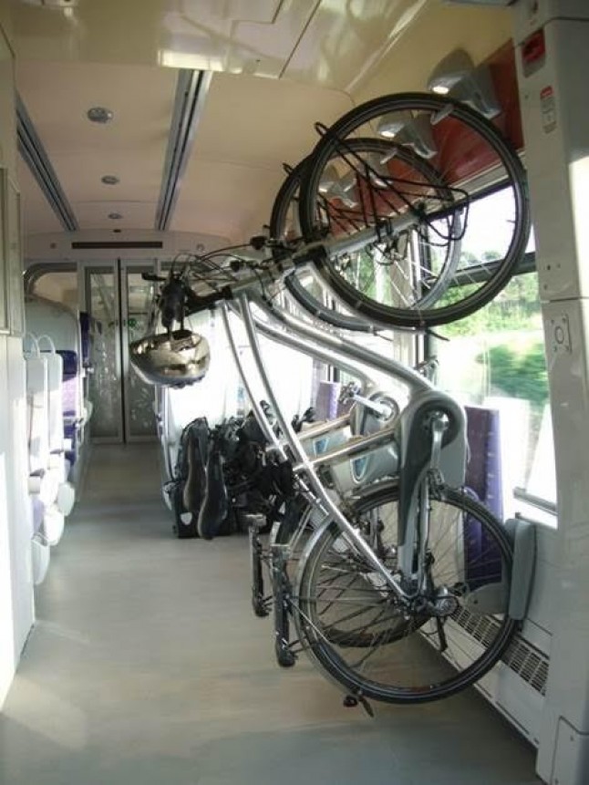 La problemática por falta de espacio de montar tu bicicleta en los trenes de cercanías en vías de solución
