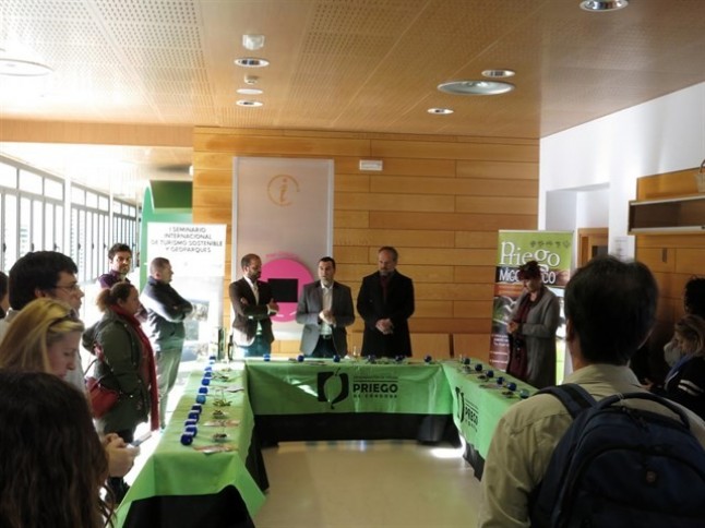 La Junta de Andalucía promociona la oferta de geoturismo del Geoparque de las Sierras Subbéticas entre profesionales del sector