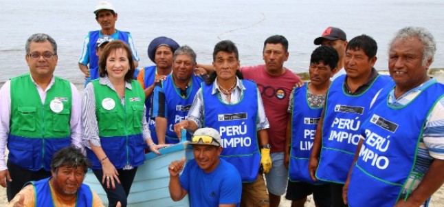 Ministerio del Ambiente inicia campaña de verano PERÚ LIMPIO en la playa El Silencio