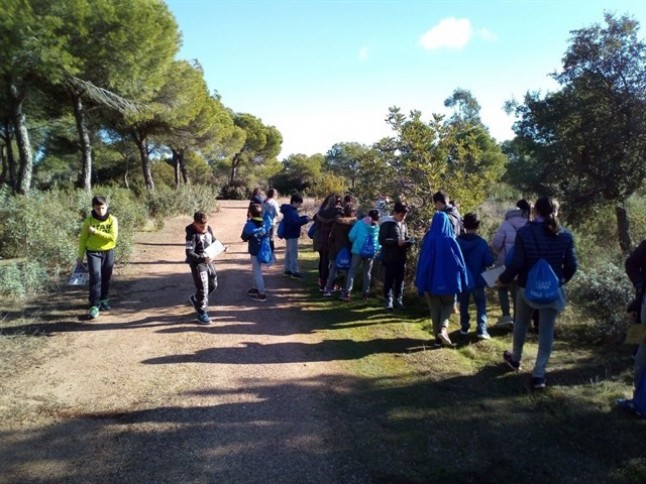 Miles de escolares TOMAN las Marismas del Odiel