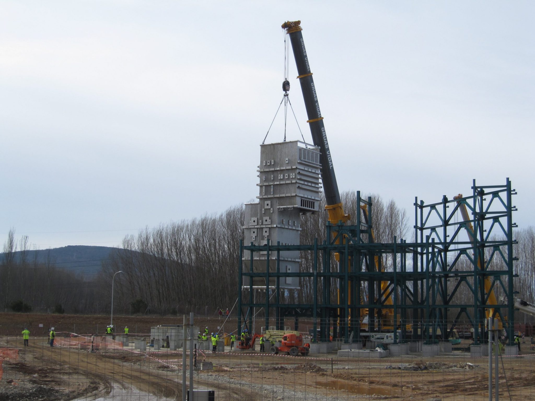 Izado de la caldera de carbón pulverizado