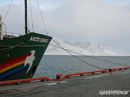 Una expedición de Greenpeace examina el calentamiento de las aguas del Ártico
