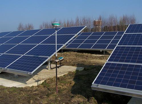 La Junta cree que podría haber huertos solares que cobren primas indebidas en CCAA gobernadas por el PSOE