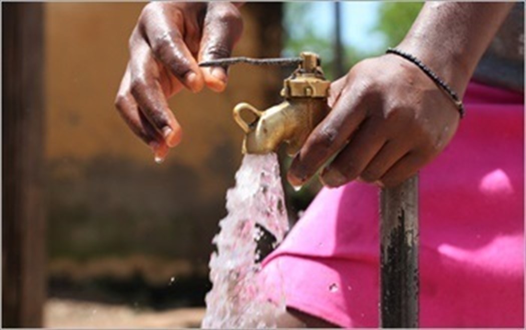 1.800 millones de personas en todo el mundo utilizan fuentes de agua con contaminación fecal