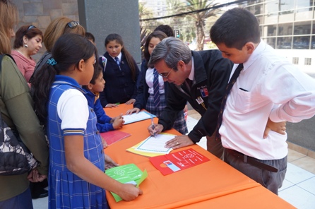 Firman acuerdo de reciclaje y gestión sustentable
