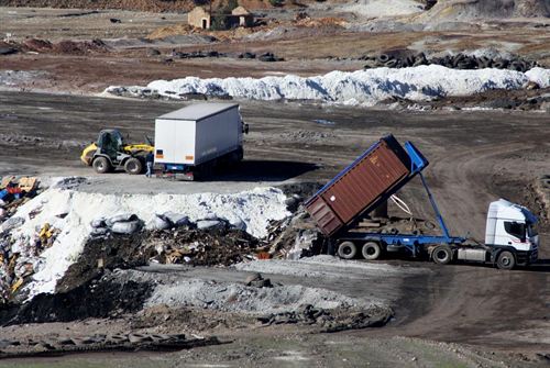Admitida la denuncia de Ayuntamiento de Nerva por la modificación de la AAI de la Junta al vertedero