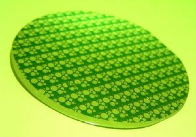 Energía solar. Investigadores de la UPC consiguen obleas de silicio más económicas y flexibles