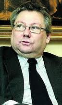 Secades asegura que el futuro de la planta de CO2 de La Pereda está asegurado "pase lo que pase" el 20-N