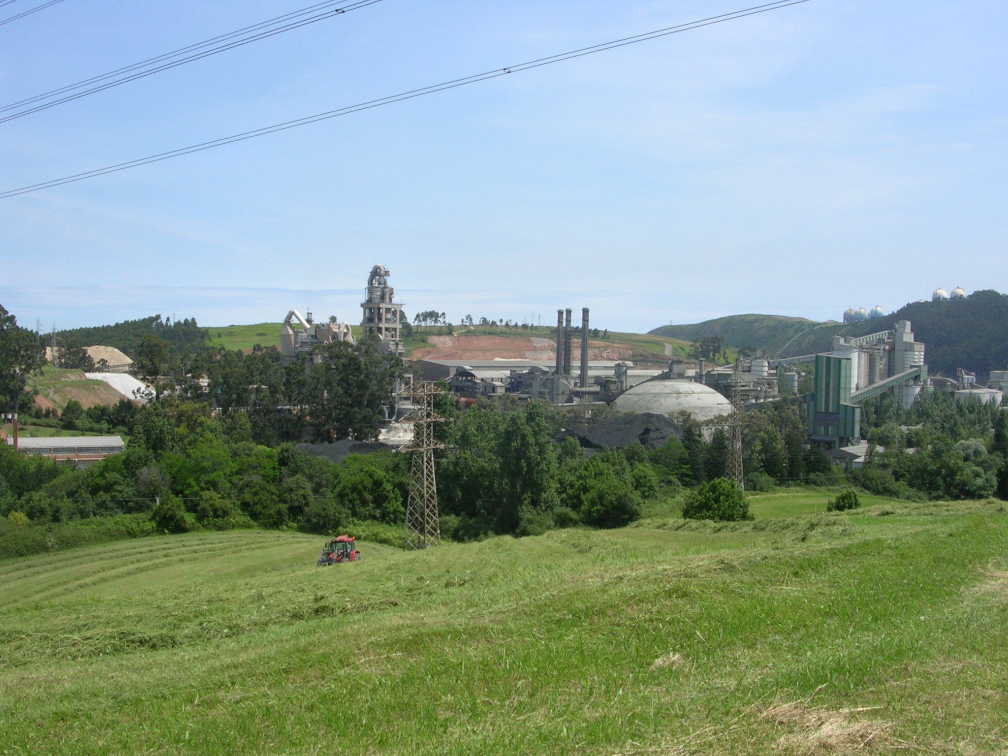 La incineradora pasa de peligrosa a inocua por la magia del Principado de Asturias