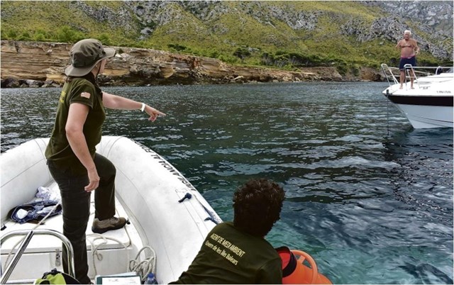 El operativo de verano de protección de la posidonia asiste a 6.678 embarcaciones
