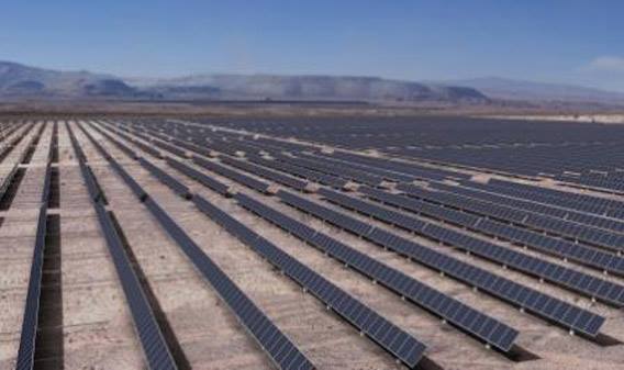 Académicos de Finlandia visitan Chile por investigación en Energía Solar