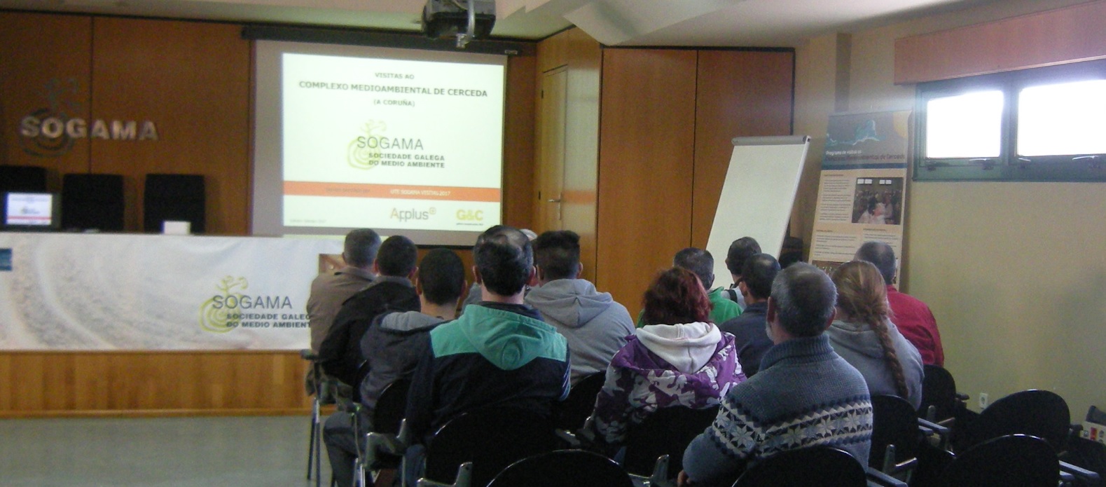 Los reclusos del Centro Penitenciario de Bonxe conocen el tratamiento que reciben los residuos urbanos en Sogama