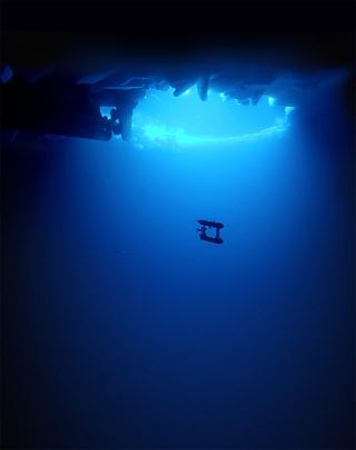 Gracias a un robot submarino