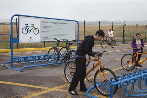 Más de 1.600 personas han utilizado el servicio de préstamo de bicicletas en dos meses