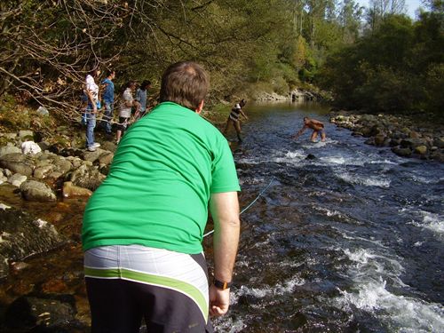 Internos de El Dueso analizan el estado del rio Asón