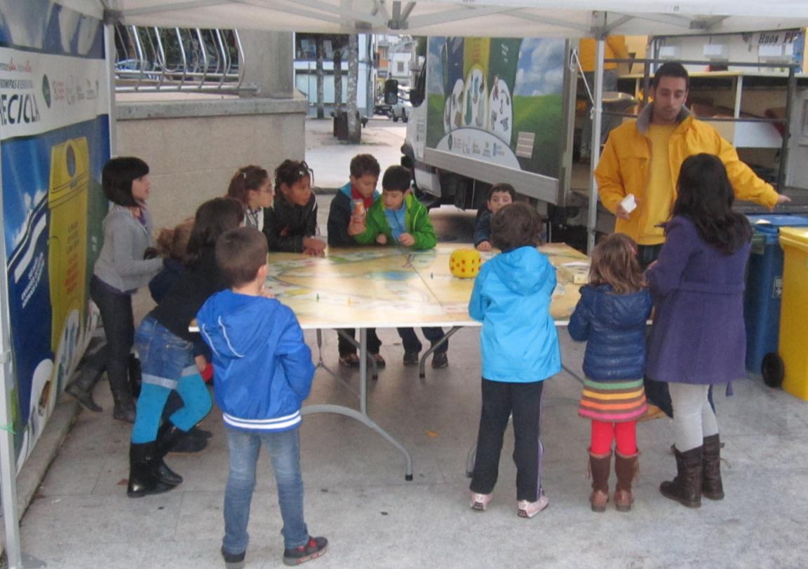 Los concellos de Touro y A Baña de Galicia quieren mejorar su contribución al reciclaje