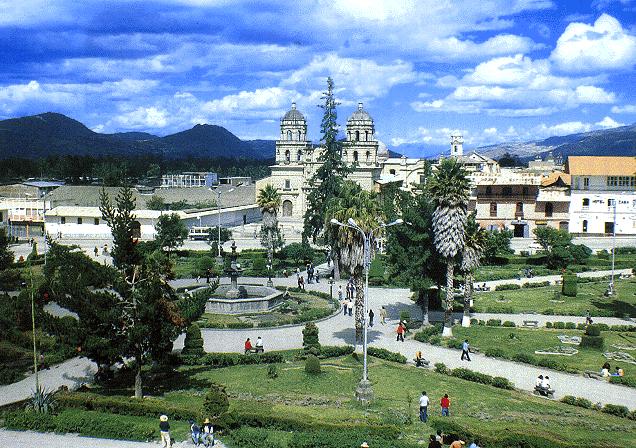 Promueven limpieza de Centro Histórico de Cajamarca con concurso sobre reciclaje
