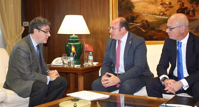 Murcia anuncia una línea de ayudas para favorecer la energía fotovoltaica en empresas de sector turístico