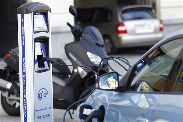 Los fabricantes piden en Europa la supresión del IVA para los coches eléctricos