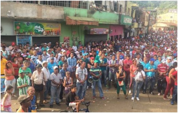 Pueblos mineros del norte colombiano en pie de guerra