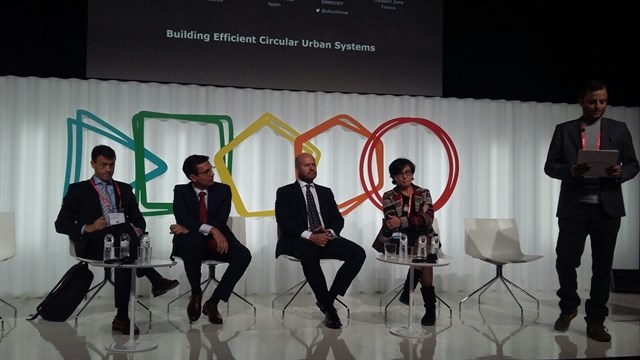 El alcalde de Granada presenta en Barcelona el proyecto de recogida dinámica de basura