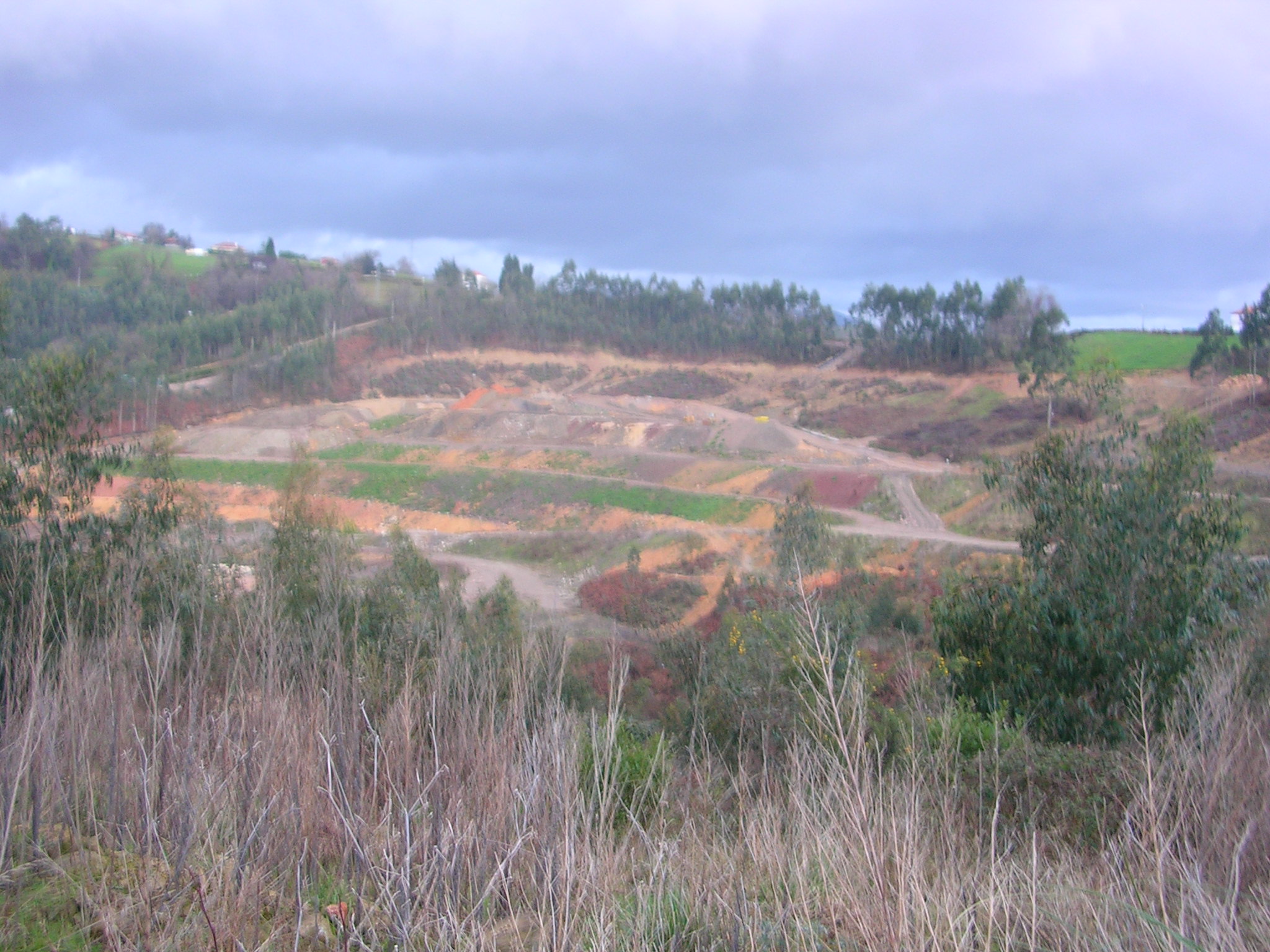 La Coordinadora Ecoloxista d’Asturies ha presentado alegaciones al estudio de impacto ambiental  del nuevo vertedero de residuos para la empresa Asturiana de Zinc en Carbaínos en la parroquia de LAbadía de Cenero en el concejo de Gijón