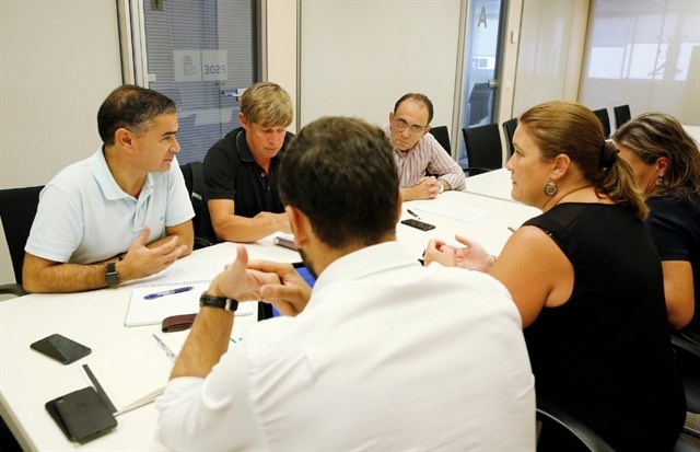 El PSOE urge al Gobierno a que proteja a los fruticultores afectados por el veto ruso