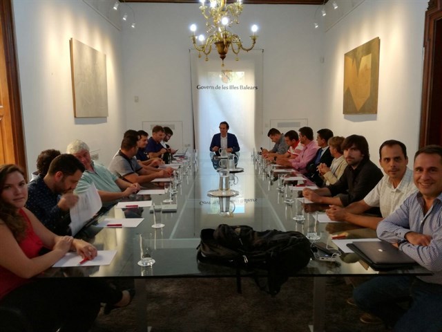 Pons se reúne con el sector de renovables para defender ante el Estado ayudas para Baleares