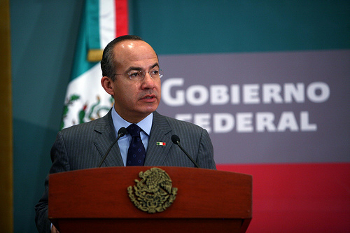 Calderón pide incentivos para reducir las emisiones de carbono