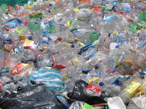 Cada valenciano recicla 28 kilos de plástico al año