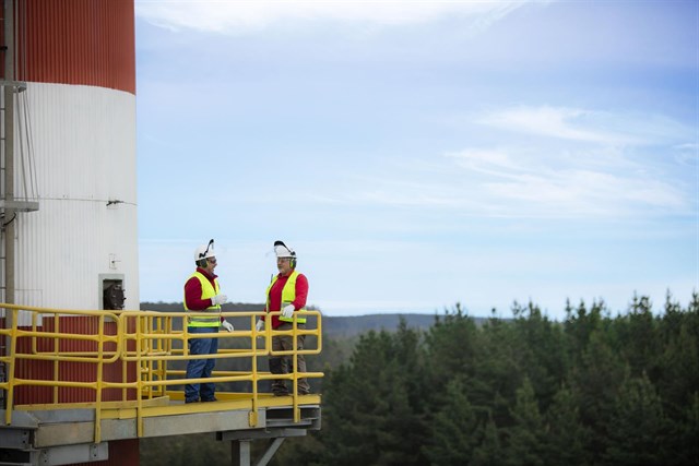 CaixaBank pone en marcha una planta de biomasa en Chile para compensar 22.949 toneladas de CO2 que generó en 2016