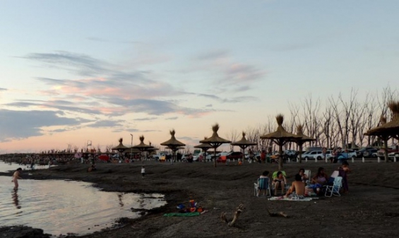 Debido al crecimiento del Lago Epecuén