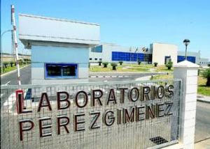 Más de 1.000 palets de productos caducados y residuos en la quebrada farmacéutica Pérez Giménez