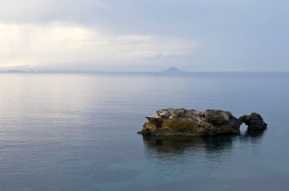 Sorprenden a un buceador pescando en la Reserva Marina de Cabo de Palos