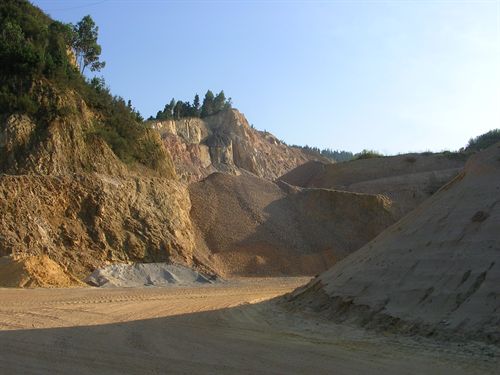 La Coordinadora Ecoloxista dAsturies advierte de irregularidades ambientales en la cantera de la Llamazona