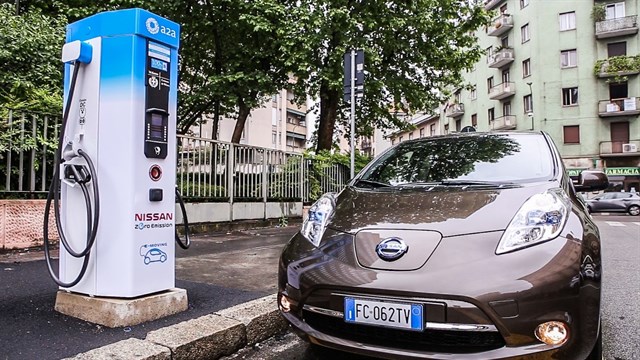 El Movea dispara un 183% las ventas de eléctricos y un 308% las de híbridos enchufables